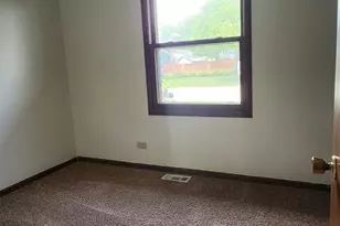 1601 Williams Ave, Round Lake Beach, IL 60073 - Photo 6