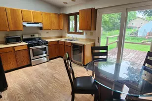 1601 Williams Ave, Round Lake Beach, IL 60073 - Photo 4