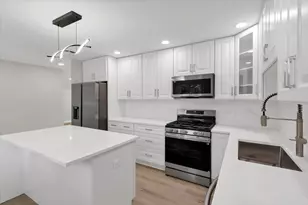 590 Durham Ct, Hoffman Estates, IL 60169 - Photo 12