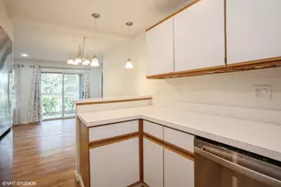 1051 Rockport Dr, Carol Stream, IL 60188 - Photo 6