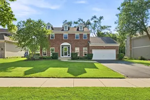4527 Hatch Ln, Lisle, IL 60532 - Photo 2