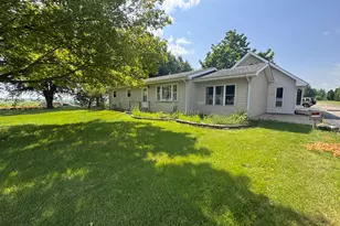 10486 Melms Rd, Genoa, IL 60135 - Photo 2