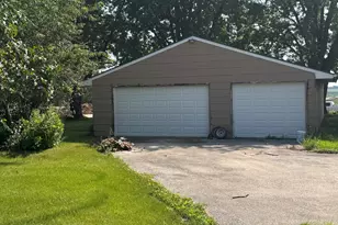 10486 Melms Rd, Genoa, IL 60135 - Photo 4