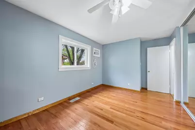 670 Lakeview Lane, Hoffman Estates, IL 60169 - Photo 34