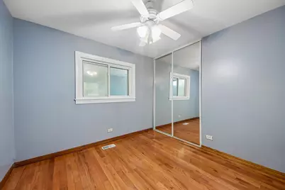 670 Lakeview Lane, Hoffman Estates, IL 60169 - Photo 24