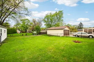 670 Lakeview Ln, Hoffman Estates, IL 60169 - Photo 36