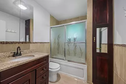 670 Lakeview Lane, Hoffman Estates, IL 60169 - Photo 20