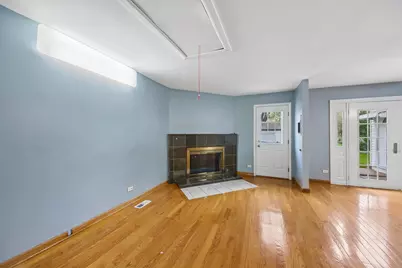 670 Lakeview Lane, Hoffman Estates, IL 60169 - Photo 10