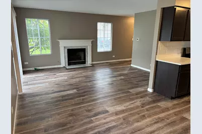 501 Lowell Drive, South Elgin, IL 60177 - Photo 2