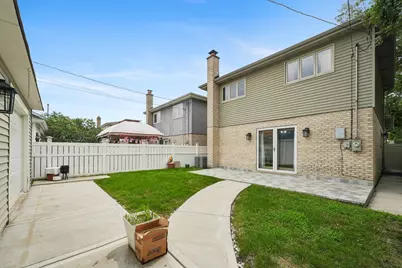 5601 S Sayre Avenue, Chicago, IL 60638 - Photo 2