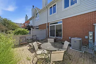 4262 W Thorndale Ave, Chicago, IL 60646 - Photo 36