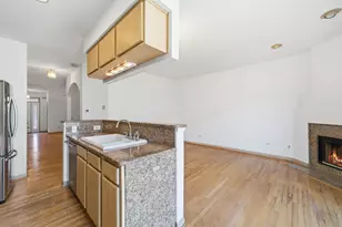 4262 W Thorndale Ave, Chicago, IL 60646 - Photo 14