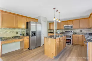 357 Wedgewood Cir, Romeoville, IL 60446 - Photo 8