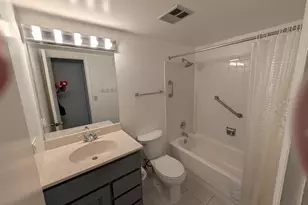 1460 Fairlane Dr, Schaumburg, IL 60193 - Photo 8