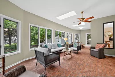 135 Hawkins Circle, Wheaton, IL 60189 - Photo 20