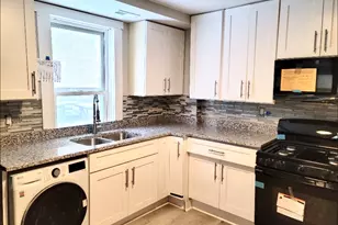 9611 S Ave L Ave, Chicago, IL 60617 - Photo 6
