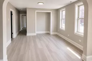 9611 S Ave L Ave, Chicago, IL 60617 - Photo 8