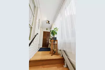 1721 W Foster Avenue, Chicago, IL 60640 - Photo 2