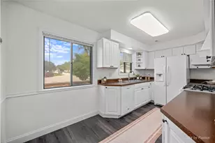 1187 Foxboro Ct, Schaumburg, IL 60193 - Photo 14