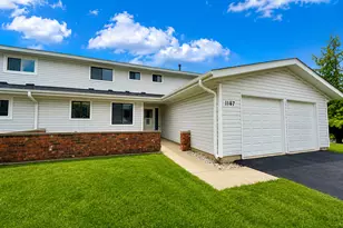 1187 Foxboro Ct, Schaumburg, IL 60193 - Photo 2
