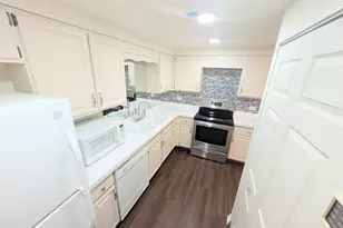 3505 Lakeview Dr, Hazel Crest, IL 60429 - Photo 2