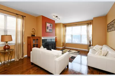 4234 N Kolmar Avenue #D, Chicago, IL 60641 - Photo 4