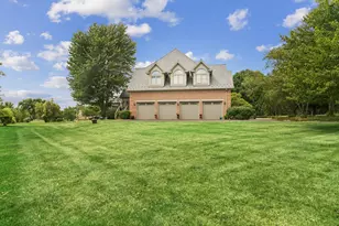 4563 Eleanor Dr, Long Grove, IL 60047 - Photo 4