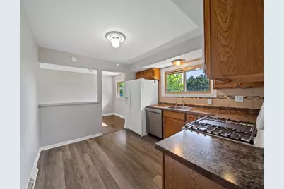 415 Tennyson Road, Bartlett, IL 60103 - Photo 6
