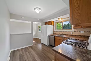 415 Tennyson Rd, Bartlett, IL 60103 - Photo 6