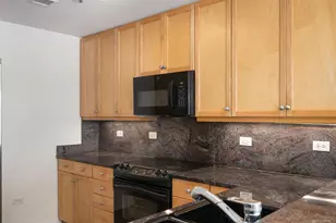 130 N Garland Ct, Chicago, IL 60602 - Photo 12