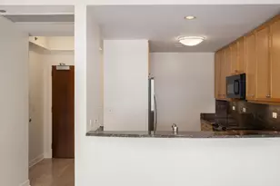 130 N Garland Ct, Chicago, IL 60602 - Photo 10