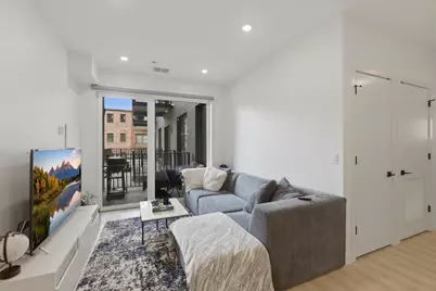 948 W Sunnyside Avenue #213, Chicago, IL 60640 - Photo 6