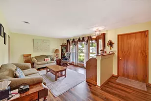 101 Joanne Ln, Rochelle, IL 61068 - Photo 8