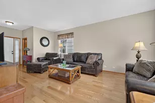1205 Fawnlily Cir, Joliet, IL 60431 - Photo 4