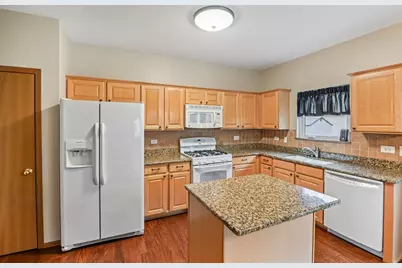 971 Lakestone Lane, Aurora, IL 60504 - Photo 6