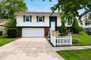 421 Waverly Ave, Streamwood, IL 60107 - Photo 1