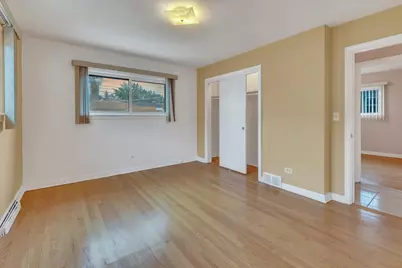 8133 Hamlin Avenue, Skokie, IL 60076 - Photo 14