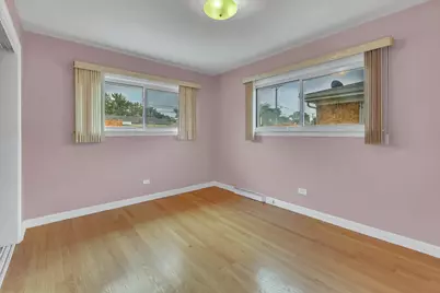 8133 Hamlin Avenue, Skokie, IL 60076 - Photo 22