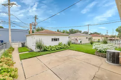 8133 Hamlin Avenue, Skokie, IL 60076 - Photo 46