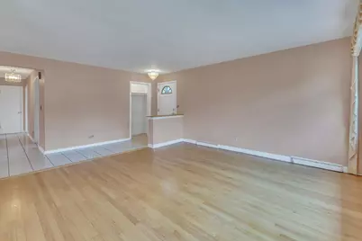8133 Hamlin Avenue, Skokie, IL 60076 - Photo 6