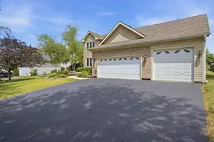 360 Winding Canyon Way, Algonquin, IL 60102 - Photo 2