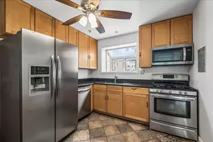 7536 N Ridge Blvd, Chicago, IL 60645 - Photo 8