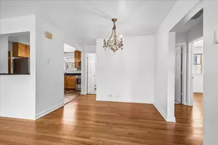 7536 N Ridge Blvd, Chicago, IL 60645 - Photo 6