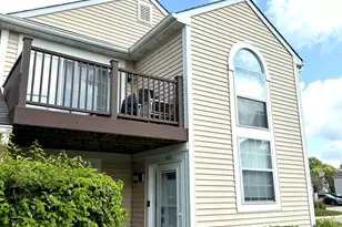 600 Le Parc Cir, Buffalo Grove, IL 60089 - Photo 1