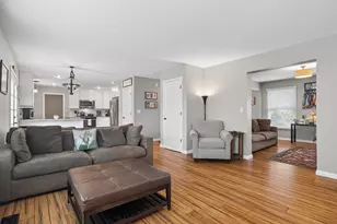 756 Pembridge Pl, Sugar Grove, IL 60554 - Photo 8