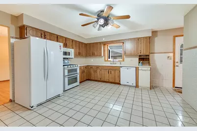 607 W Montrose Avenue, Wood Dale, IL 60191 - Photo 12