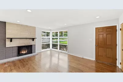 [Address not provided], Elmhurst, IL 60126 - Photo 4