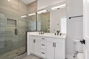 1839 W Irving Park Rd, Chicago, IL 60613 - Photo 14