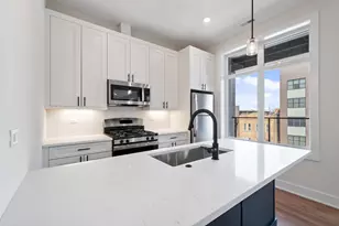 1839 W Irving Park Rd, Chicago, IL 60613 - Photo 6