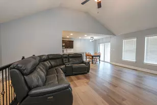 554 Raven Dr, Manteno, IL 60950 - Photo 8